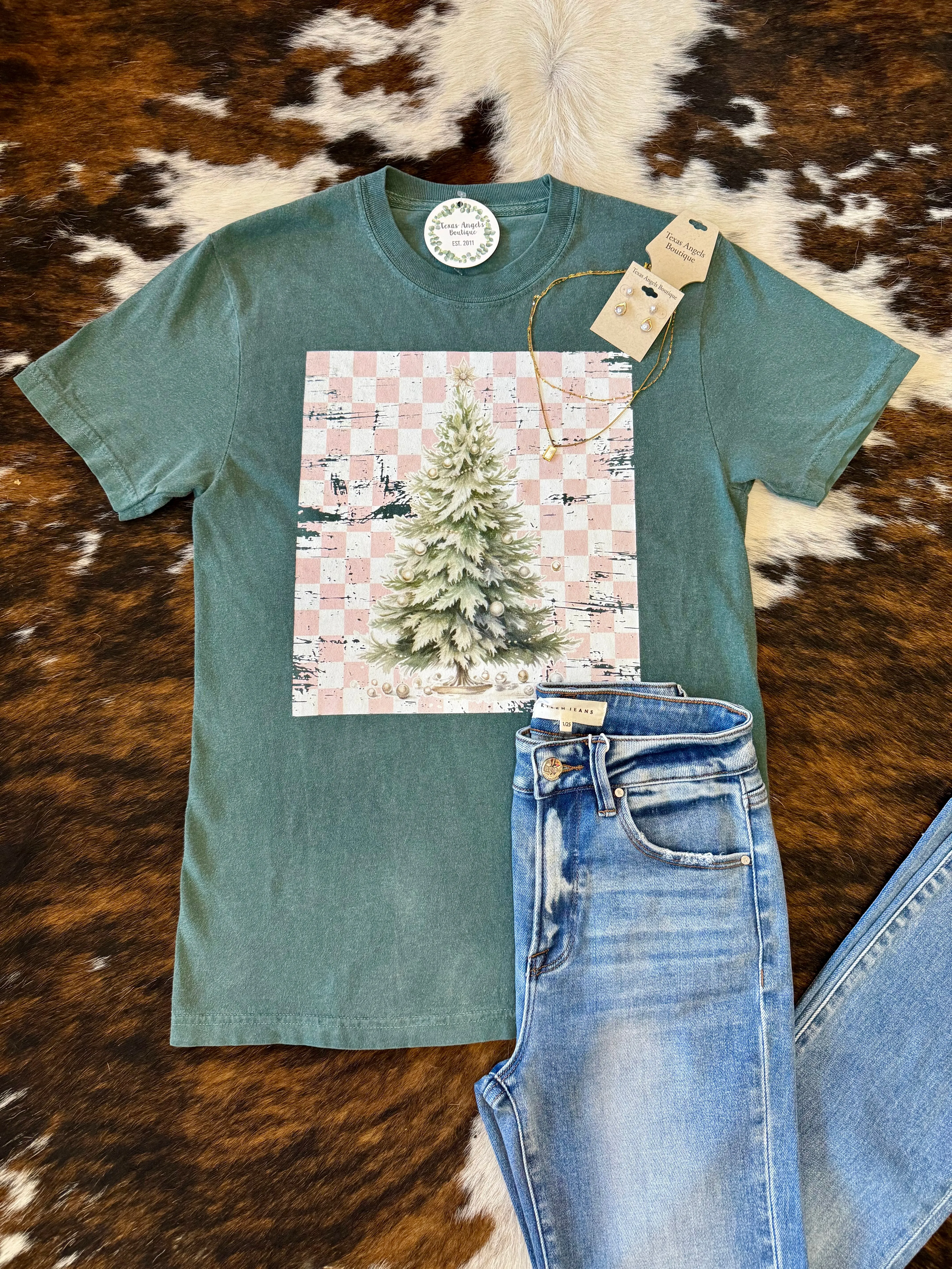 50% Off - Guess The Gift Checkered Christmas Tree Graphic Tee
