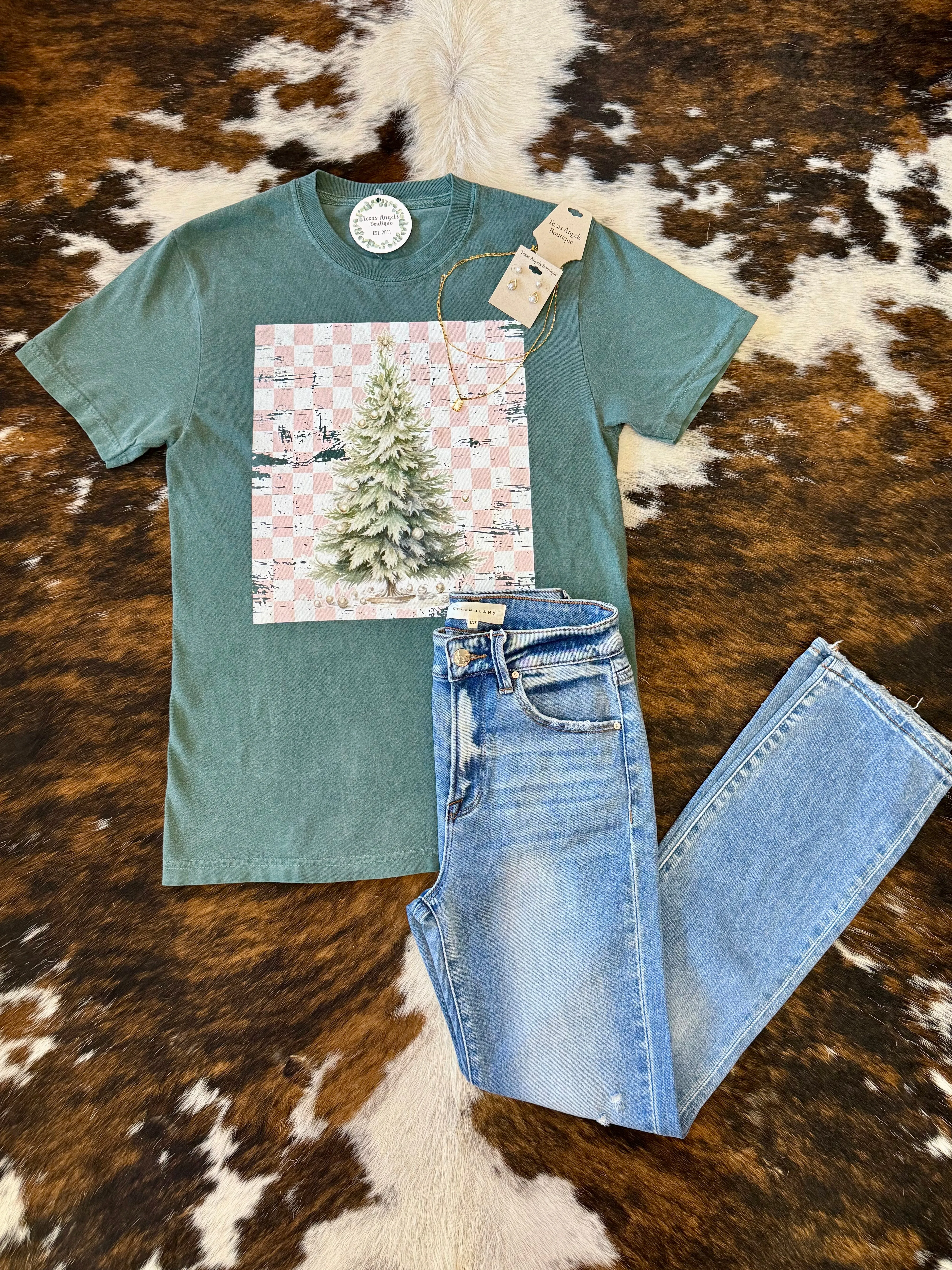 50% Off - Guess The Gift Checkered Christmas Tree Graphic Tee