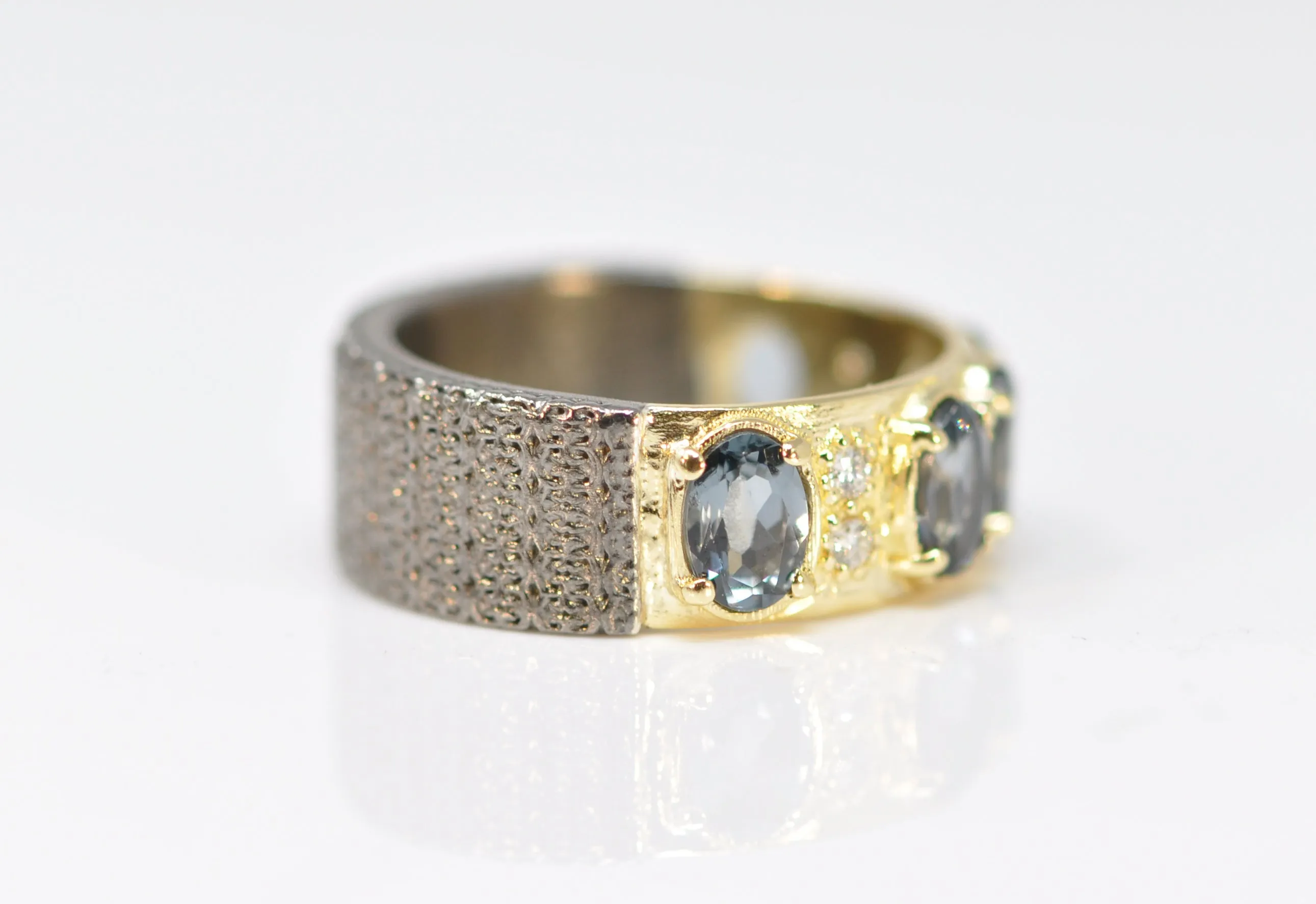 6X4 SPINEL STATEMENT RING