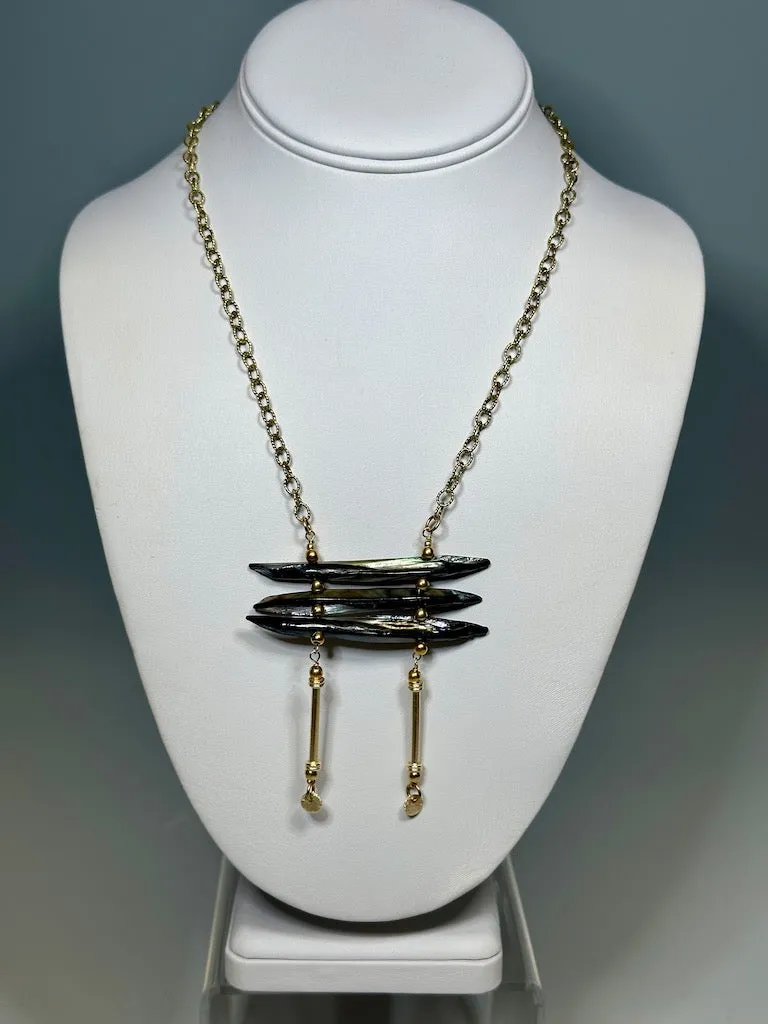 ABALONE CROSS CUT SHELL NECKLACE WITH GOLD CHAIN  LCN597