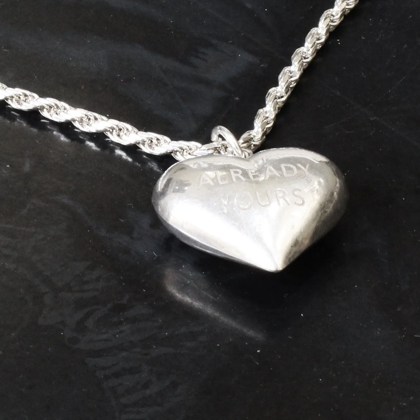 ALREADY YOURS CHOKER