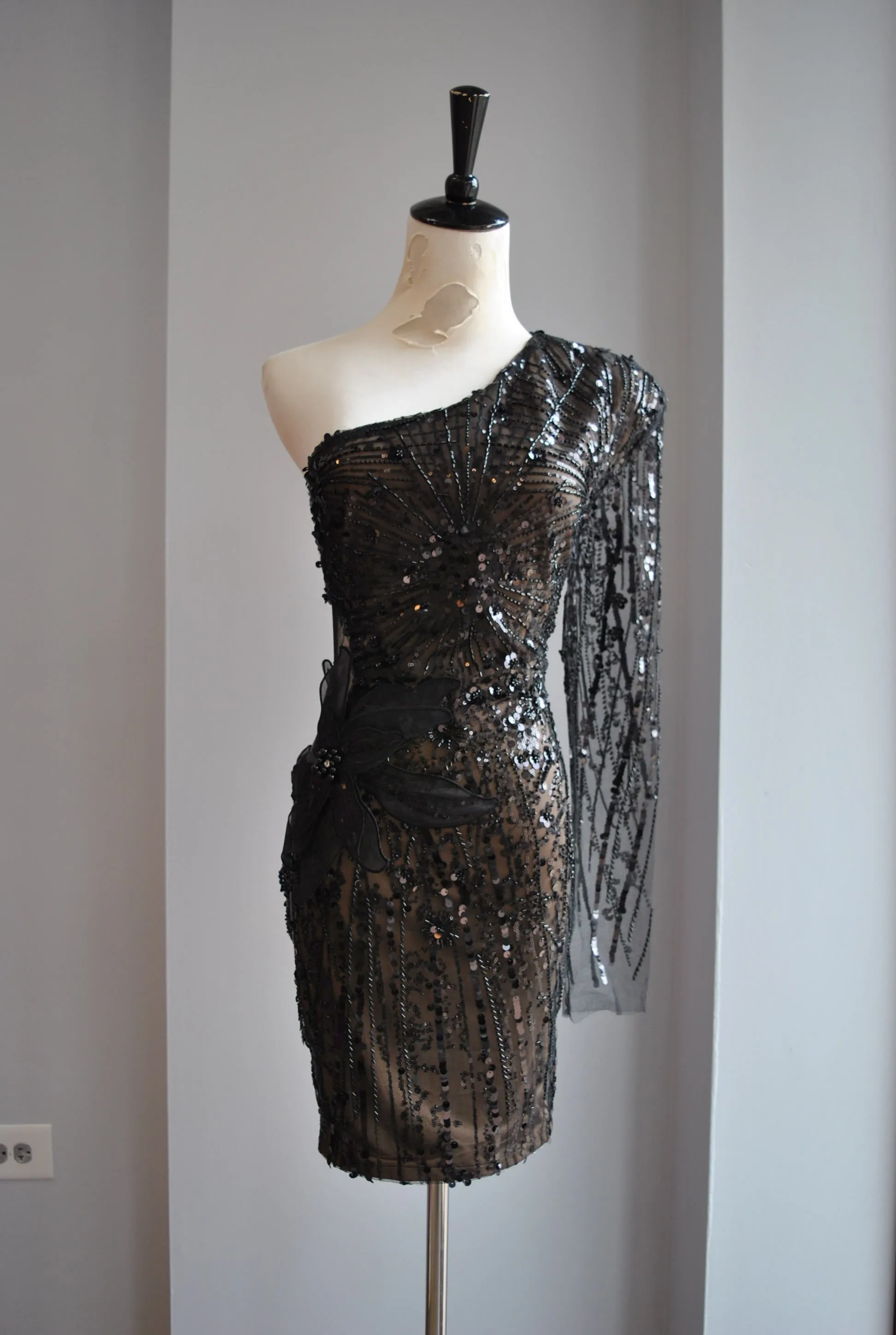 BLACK SEQUIN MINI ASYMMETRIC PARTY DRESS