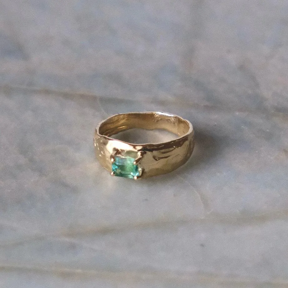 calypso ring - emerald