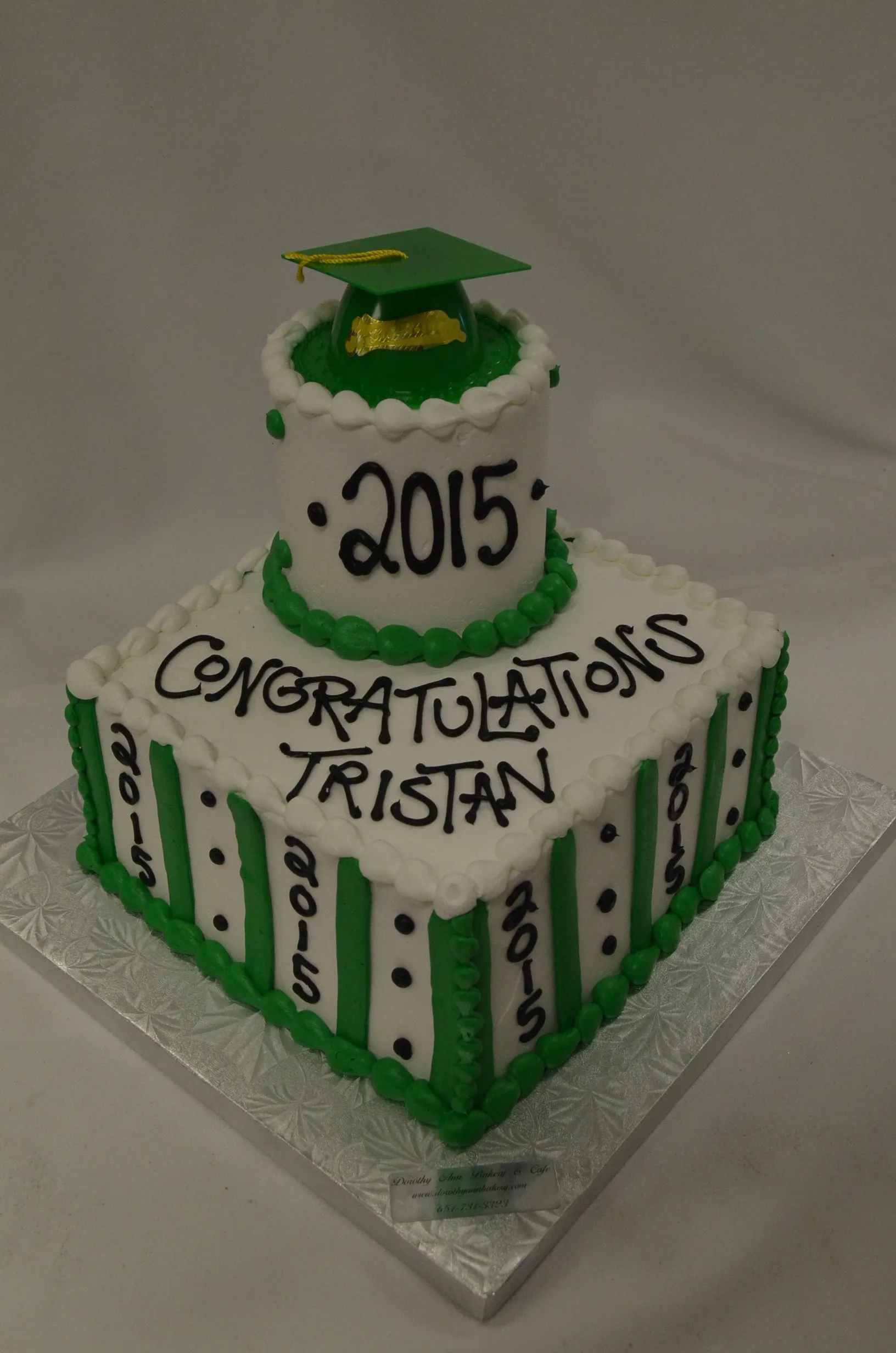 Centerpiece Graduation Cake 8-4"