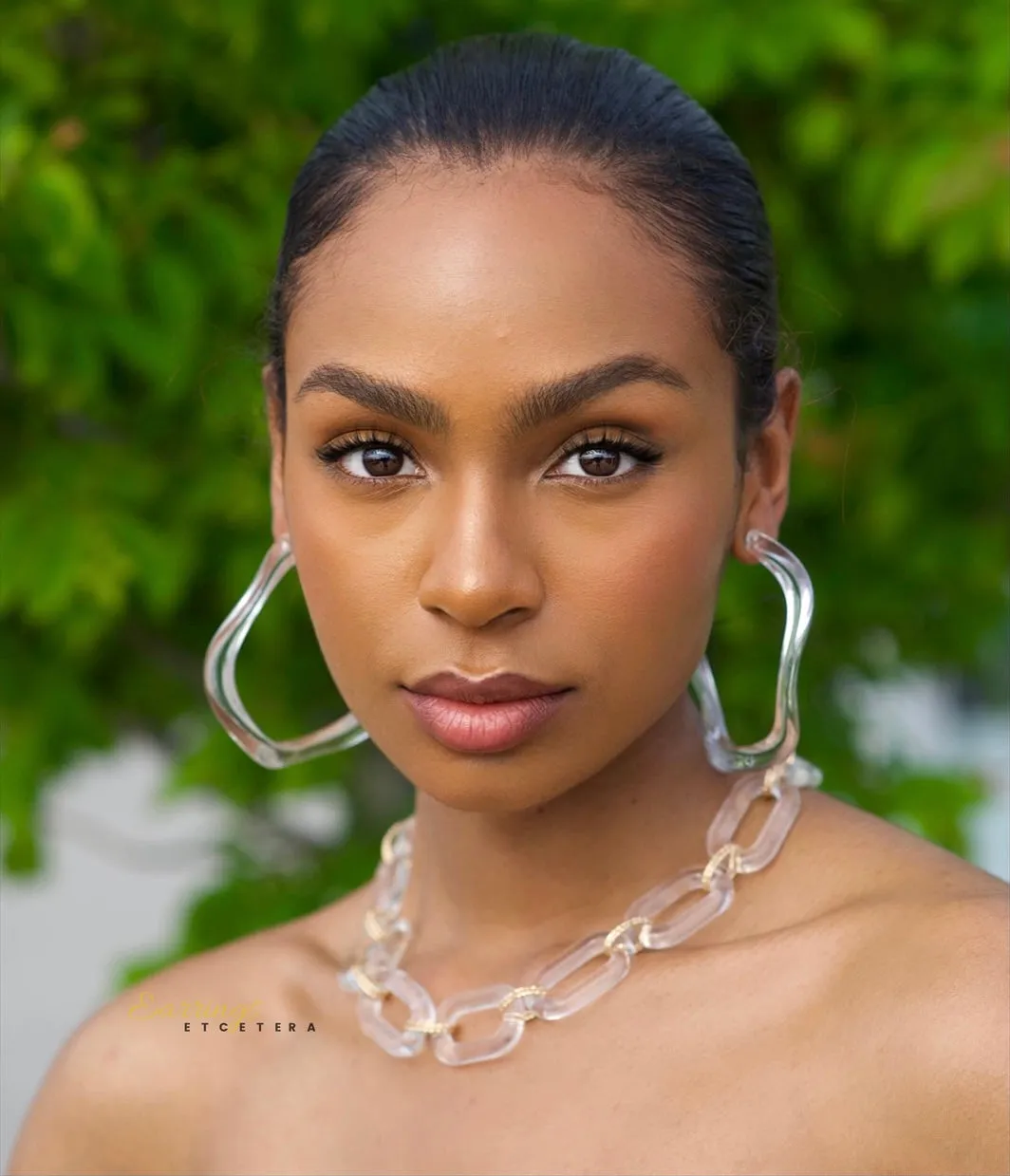 CLEAR LINK NECKLACE