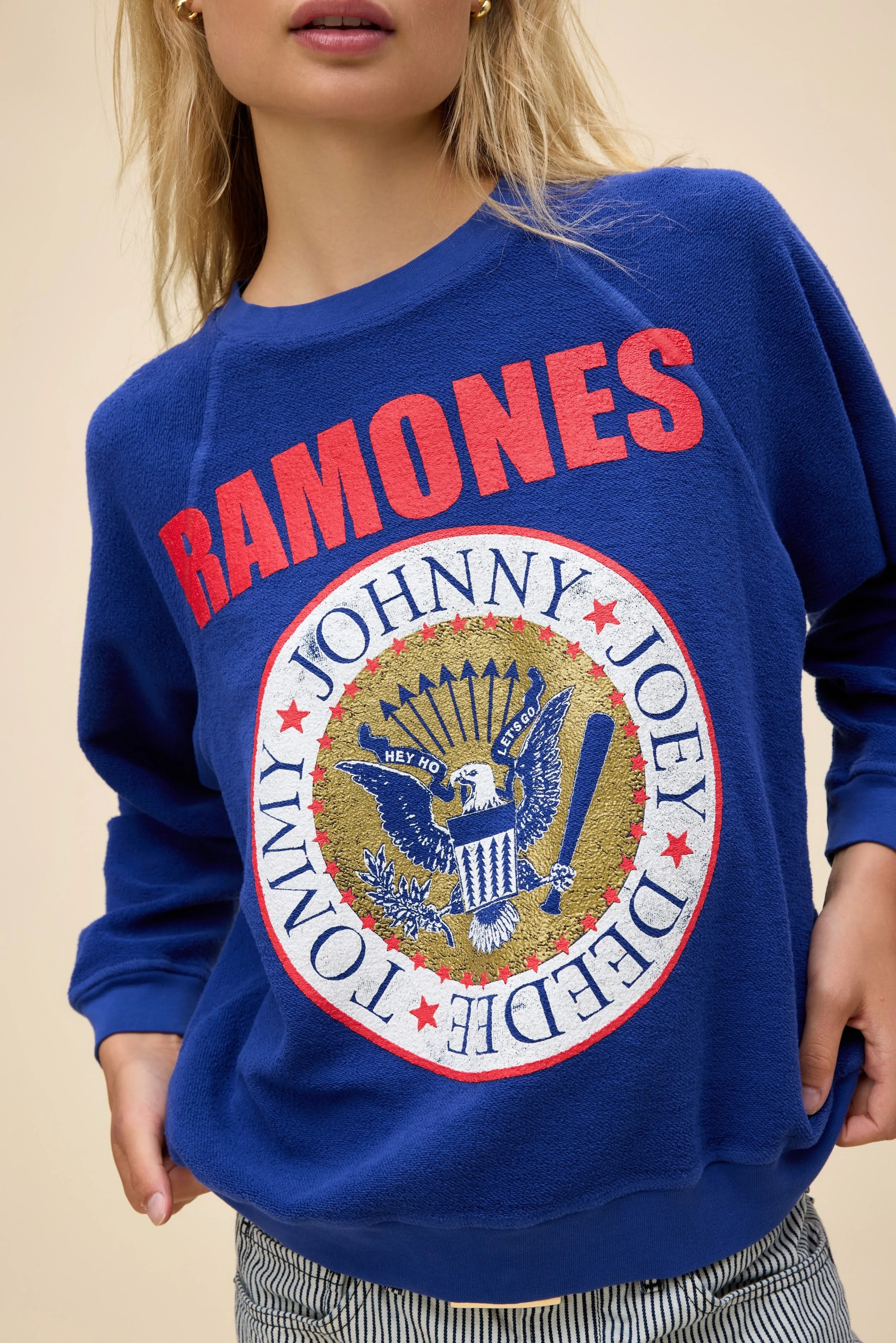 DAYDREAMER - RAMONES GOLD SEAL REVERSE RAGLAN SWEATSHIRT