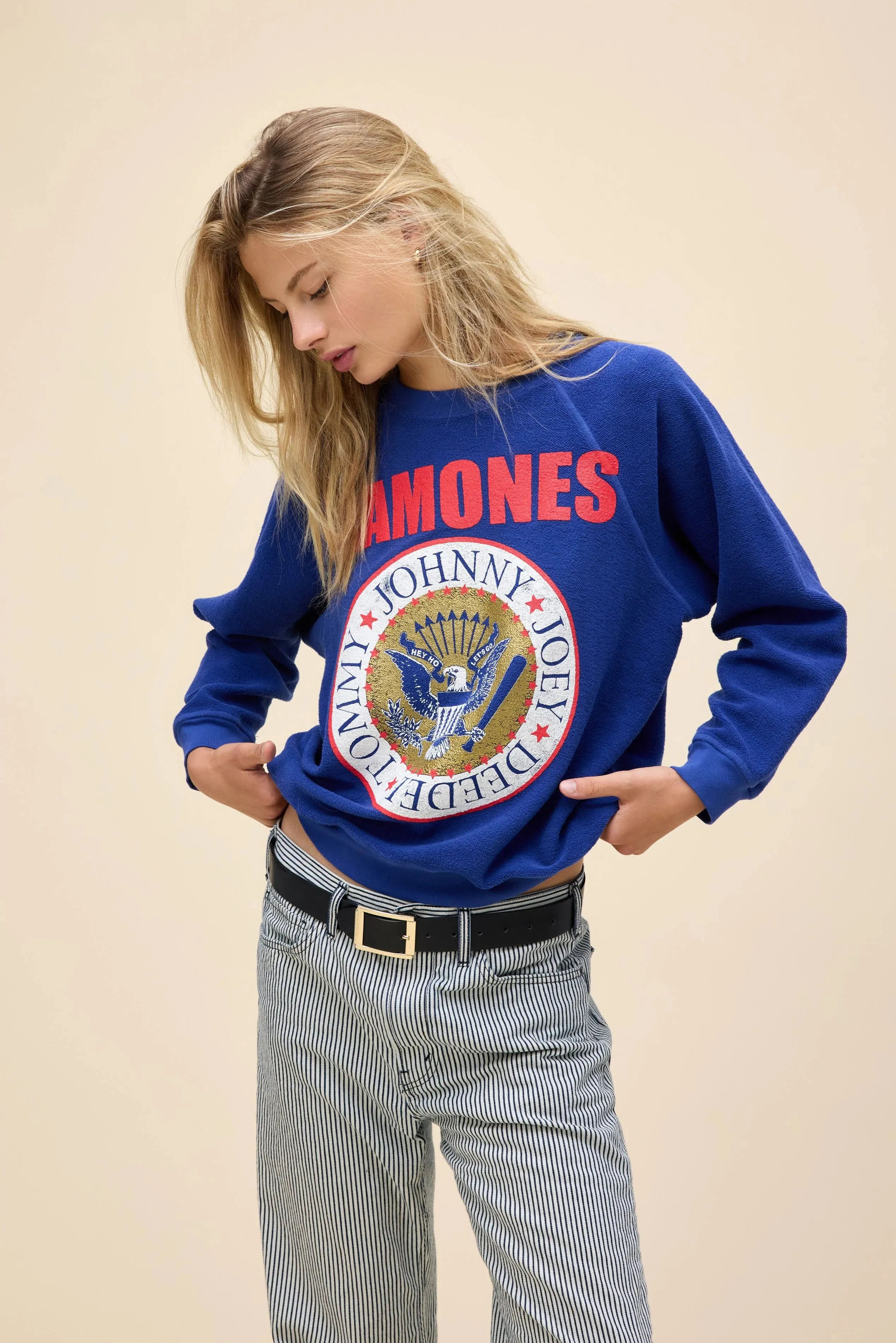 DAYDREAMER - RAMONES GOLD SEAL REVERSE RAGLAN SWEATSHIRT
