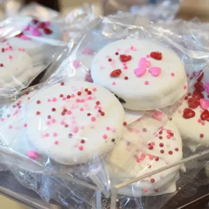 Decorated Oreo 2 Pack Valentine's