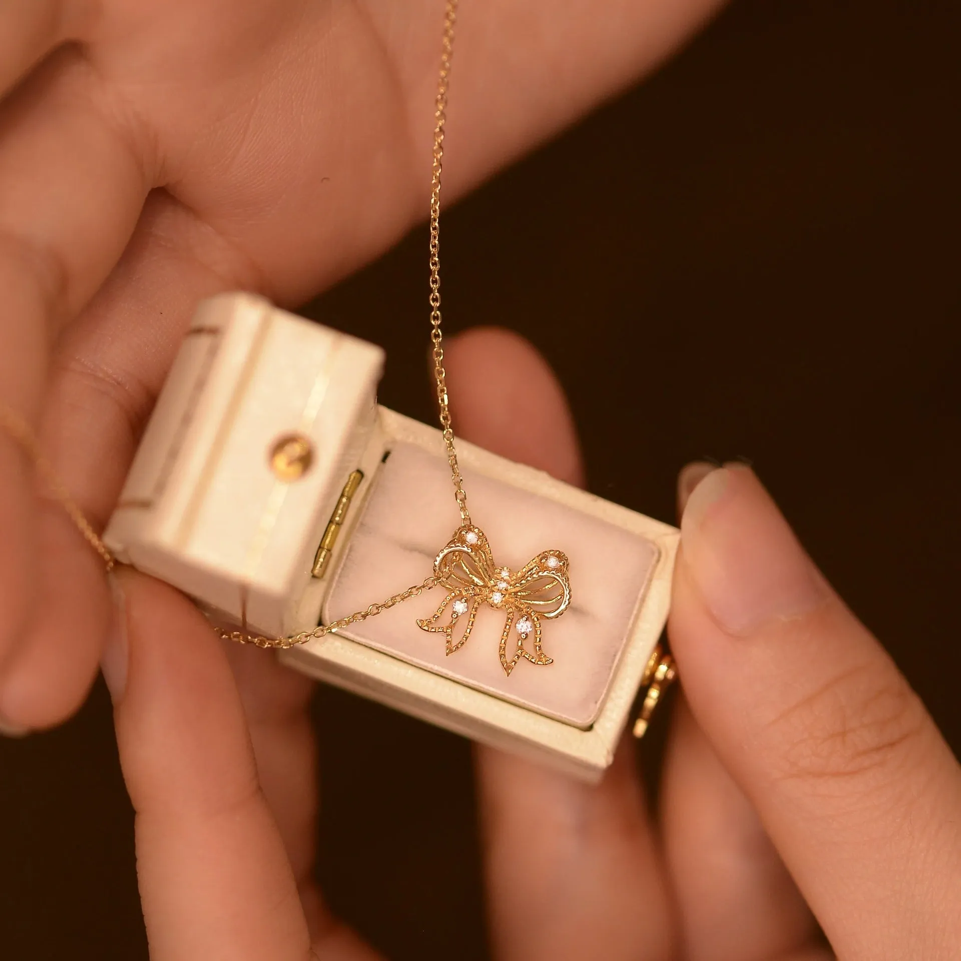 Delicate Bow Necklace (Solid Silver)