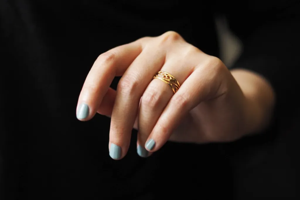 Delicate Ivy Ring