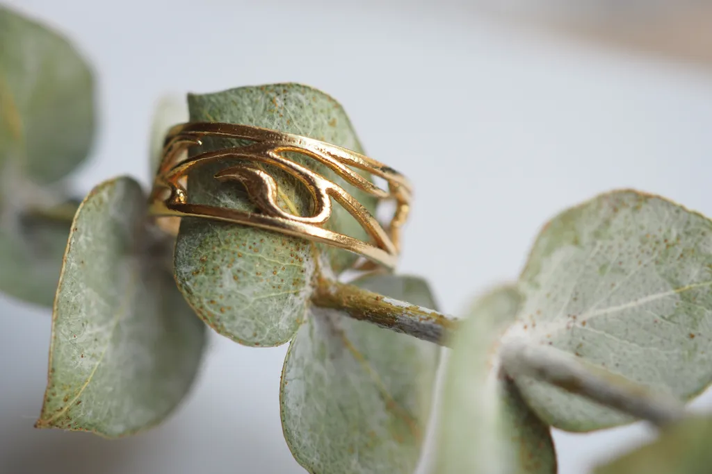 Delicate Ivy Ring