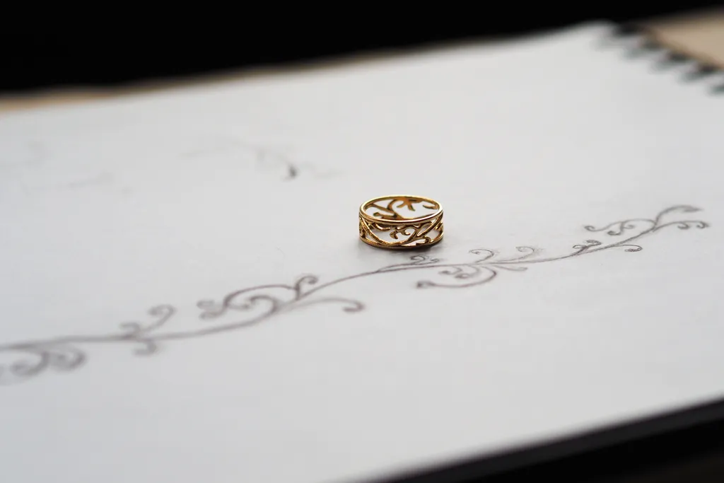 Delicate Ivy Ring