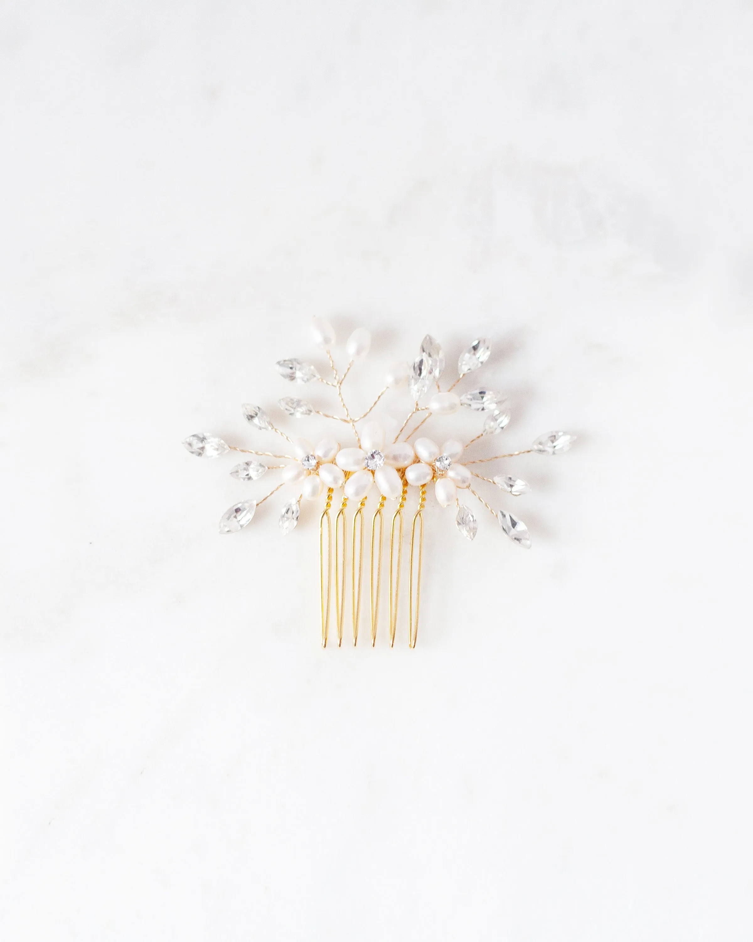 Delicate Pearl & Crystal Comb