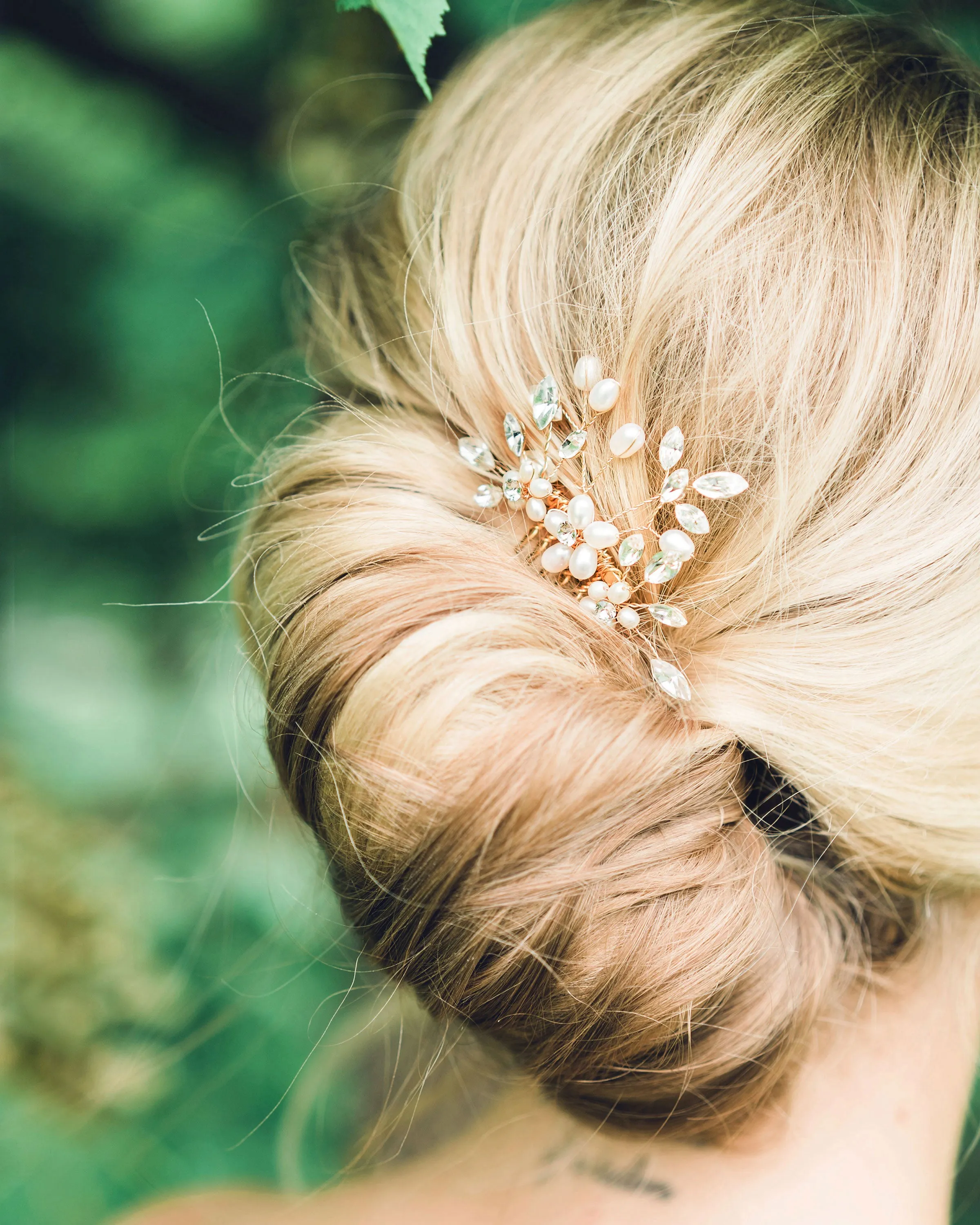 Delicate Pearl & Crystal Comb