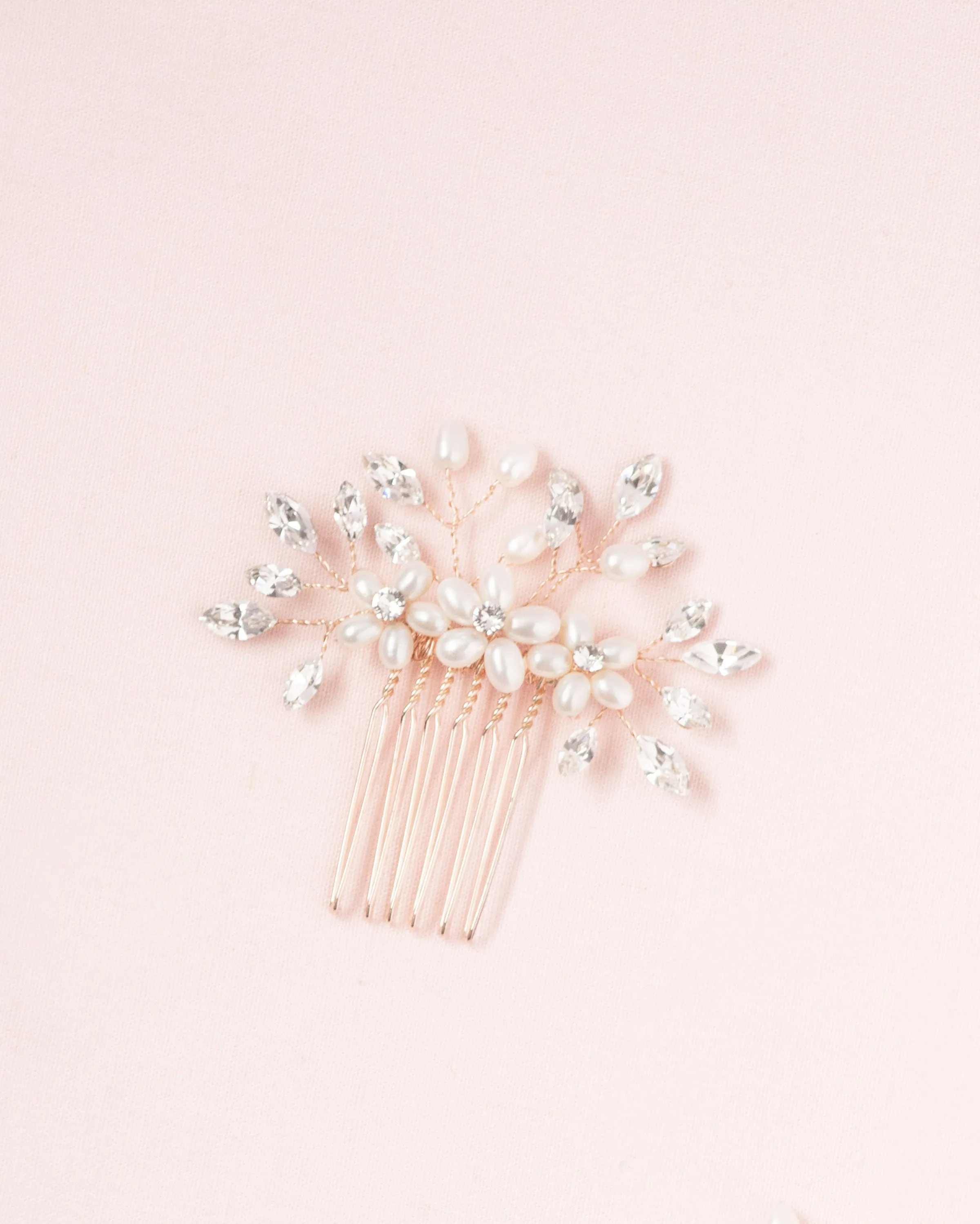 Delicate Pearl & Crystal Comb