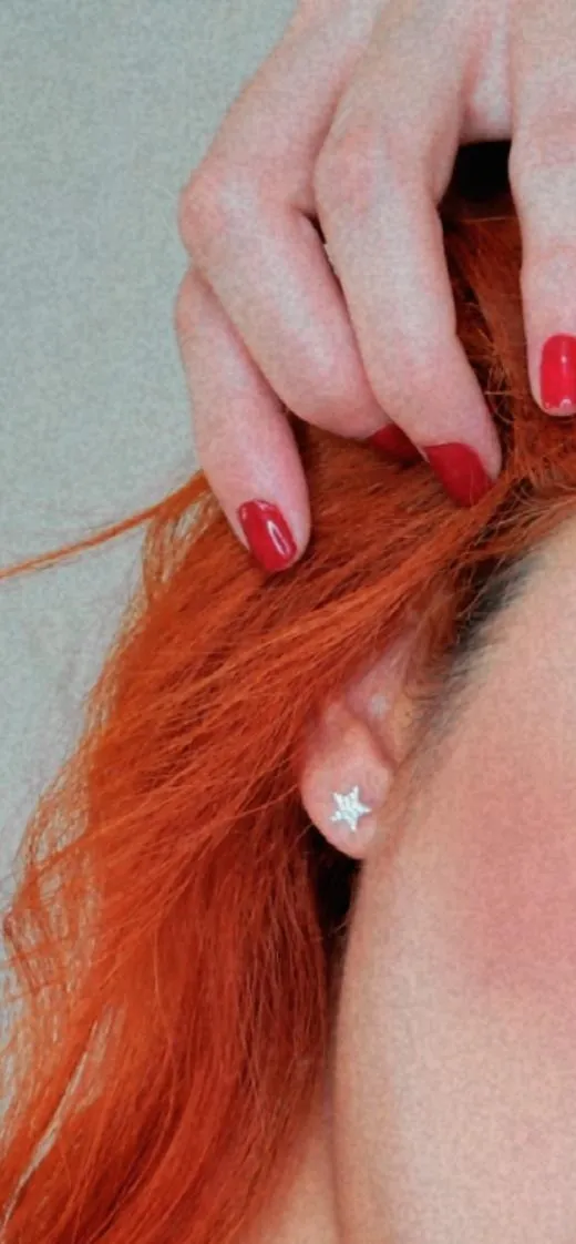 Delicate Star Earrings 1cm