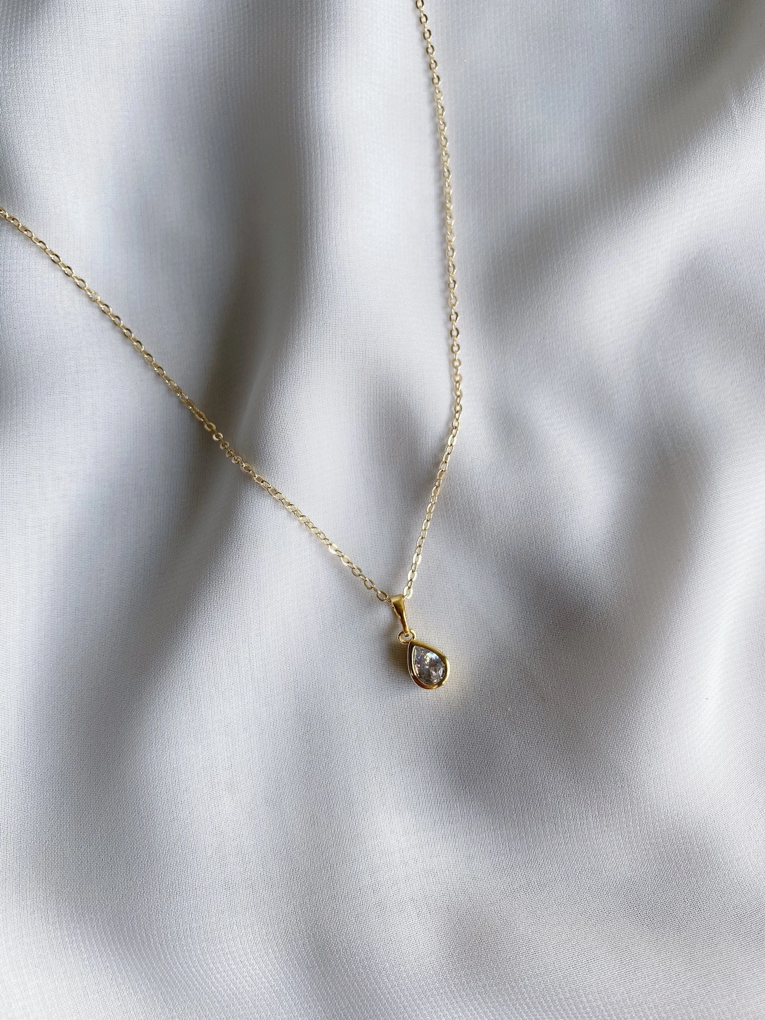 Delicate Tear Drop Necklace