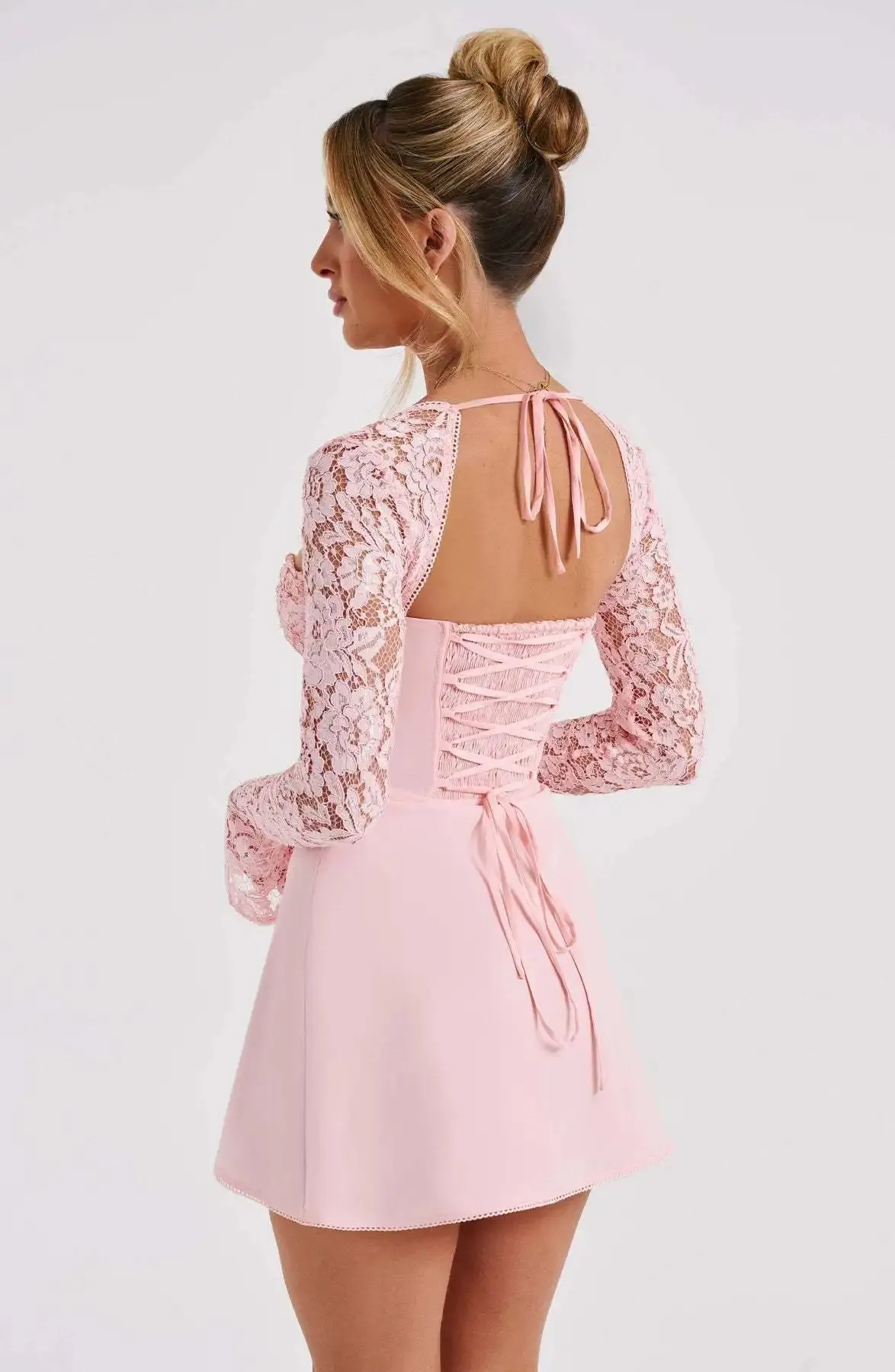 Elegant Lace Long Sleeve Mini Dress with Sweetheart Neckline Satin Club Party Dress