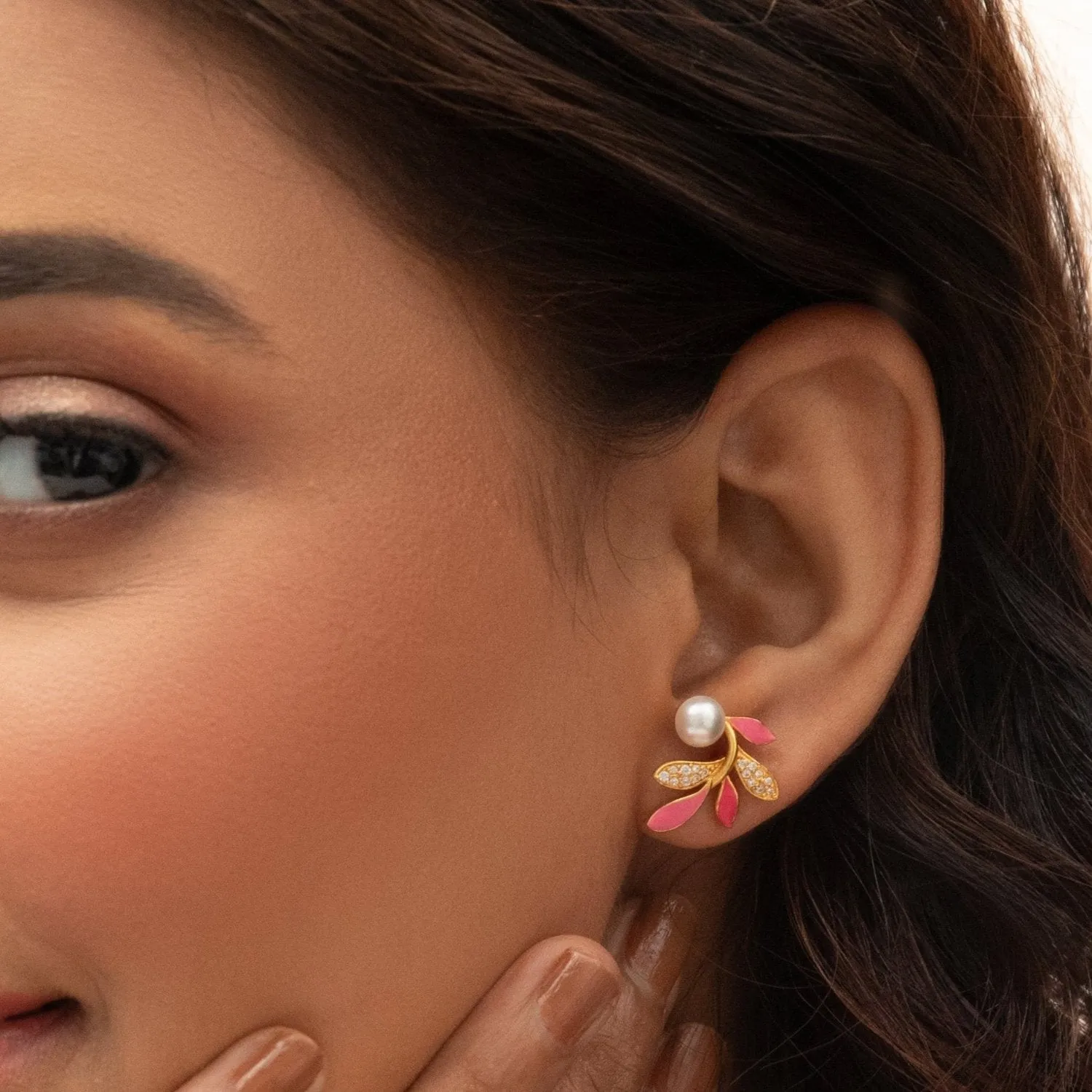Eriha Pearl Delicate Pink Leaf Stud Earrings