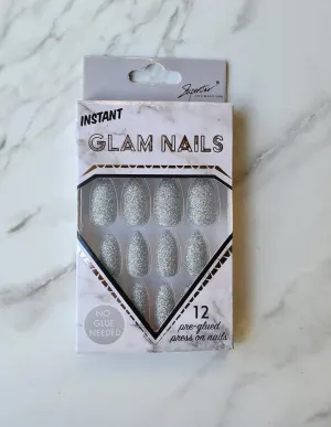 Glam nails silver