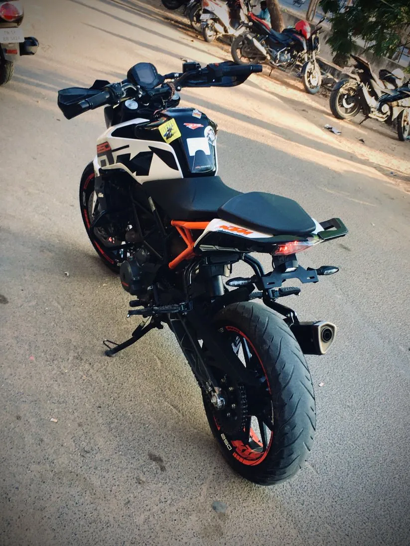 KTM Duke 390/ 250/ 200 MOTOAGGRANDIZE Tail tidy