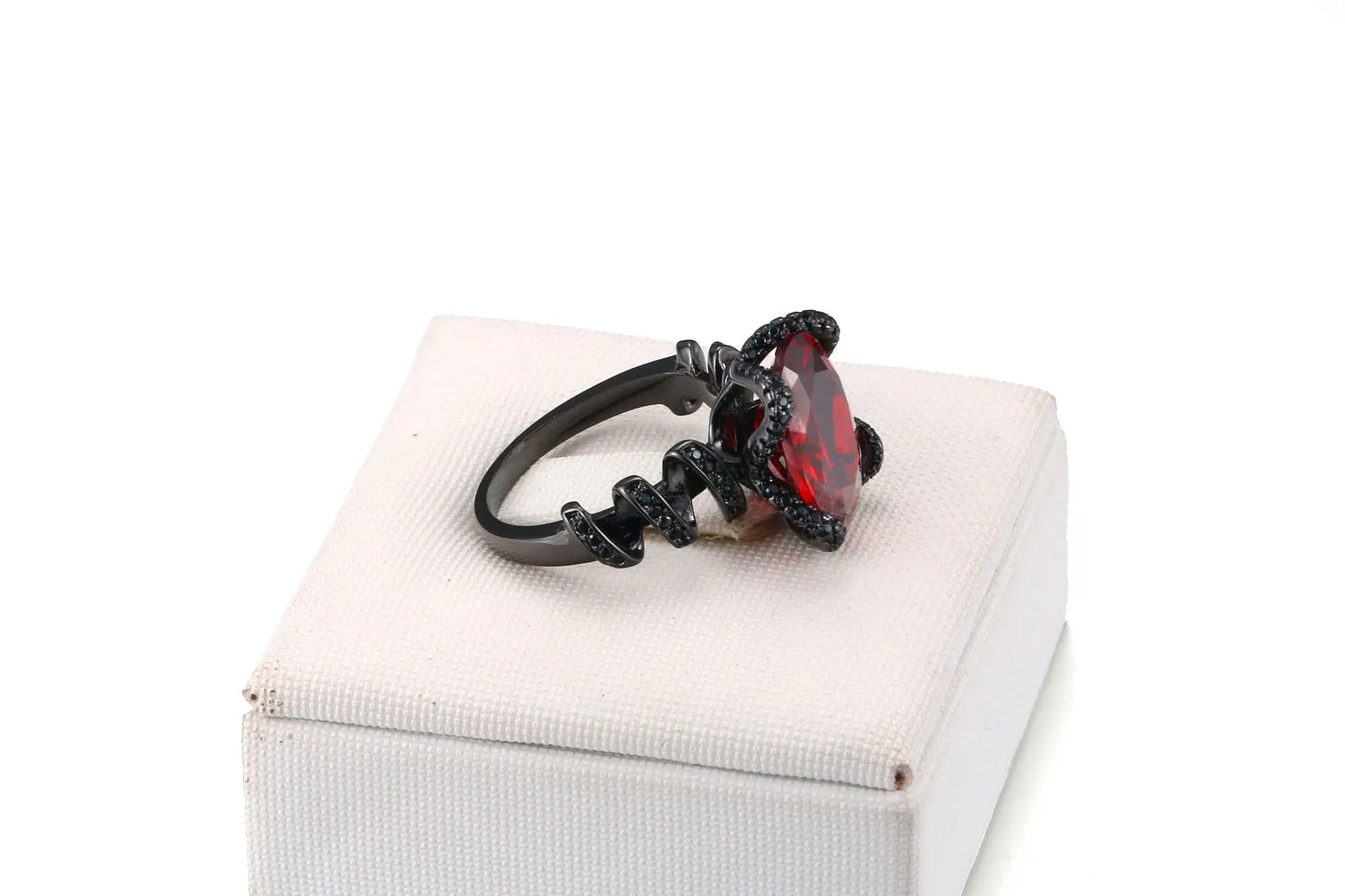 LARGE OVAL PINK/BLACK CUBIC ZIRCONIA RING