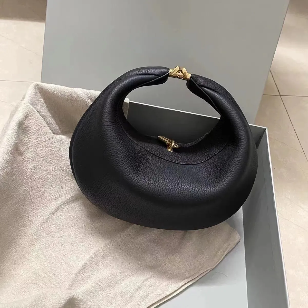Leather shoulder bag