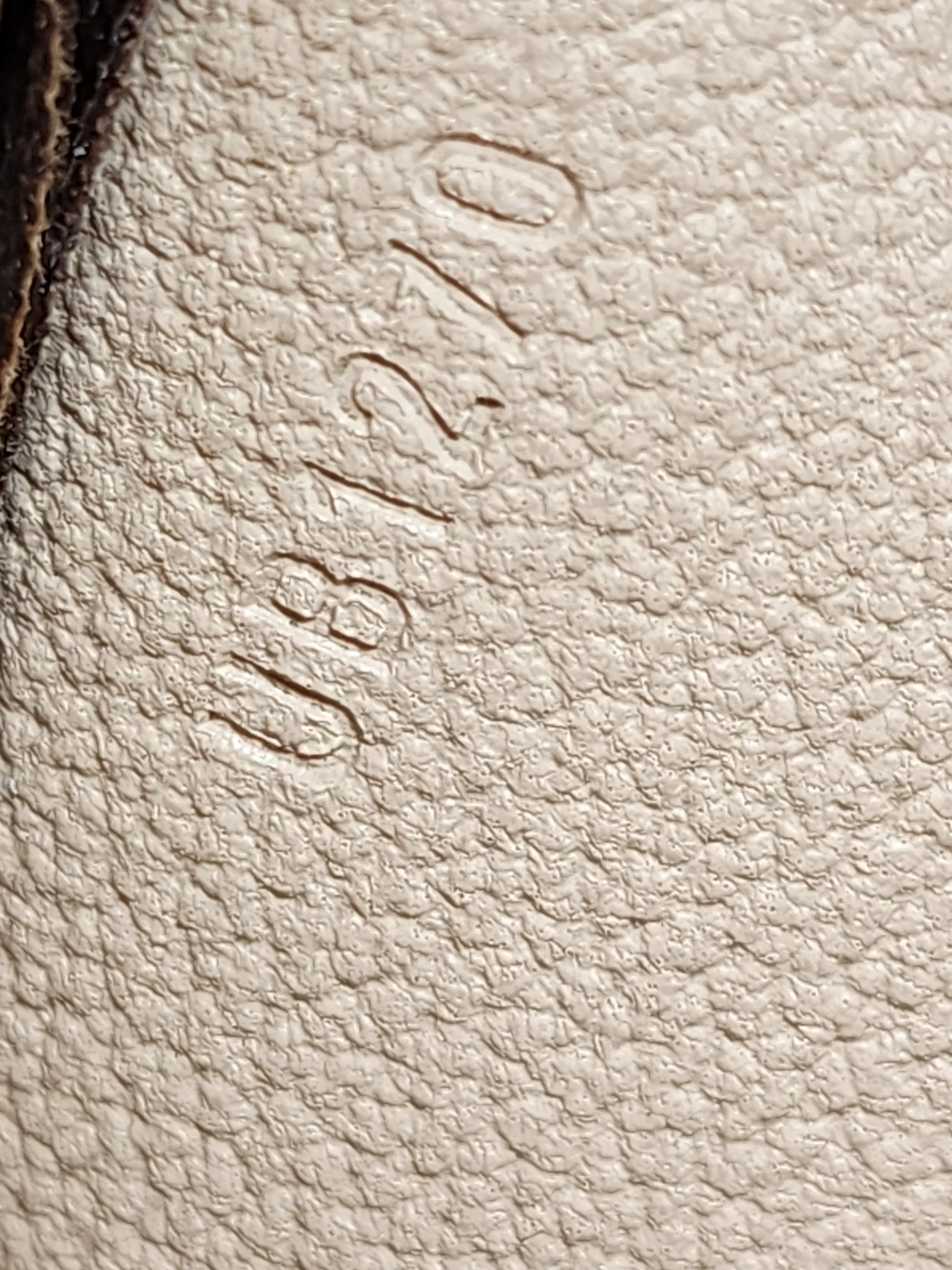 LOUIS VUITTON MONOGRAM TOILETRY 26, LIKE NEW
