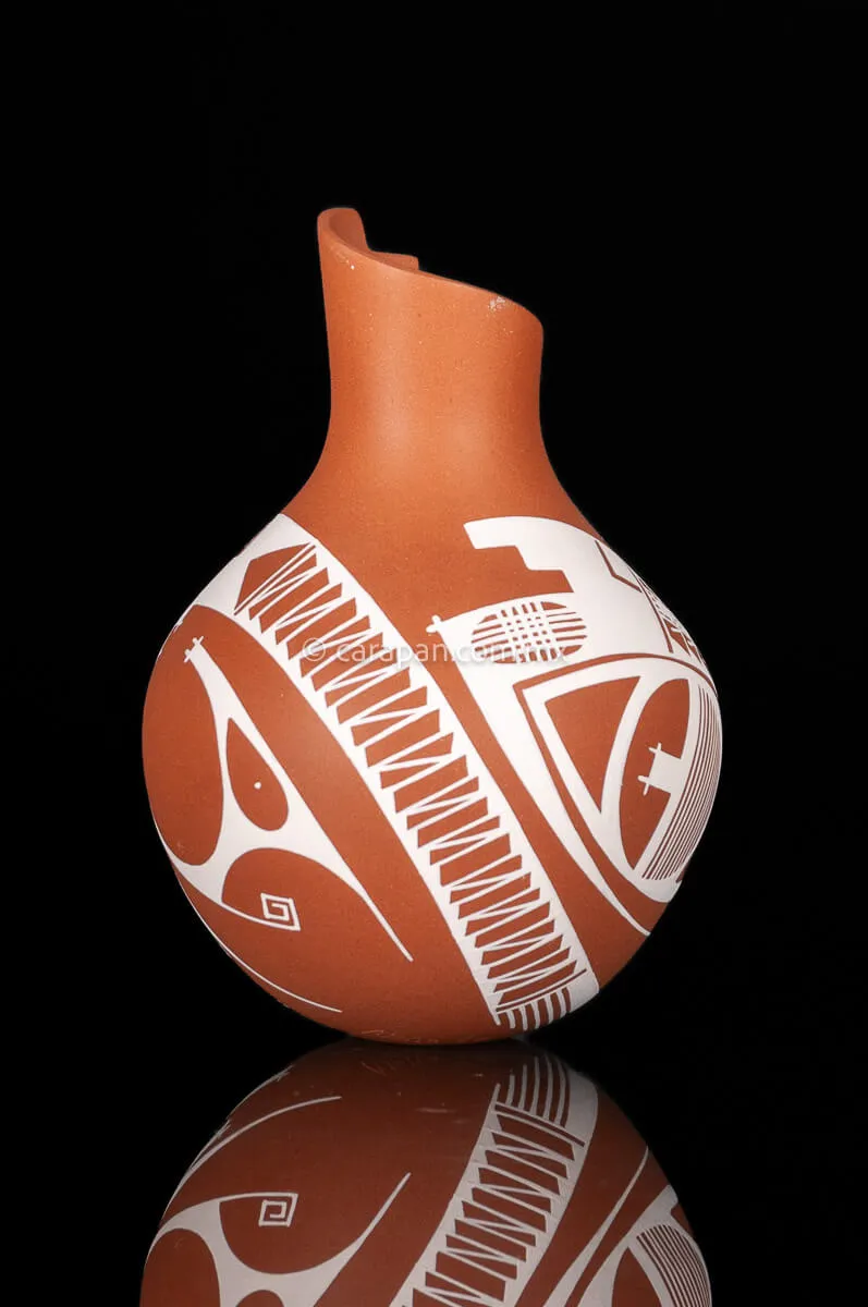 Mata Ortiz Orange Pot decorated with Beige Patterns