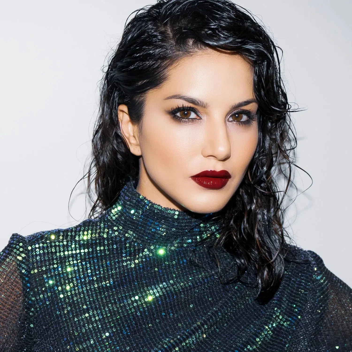 Midnight Twinkle - Shimmer Lipstick - Maroon, Metallic Lipsticks | 4.2gms