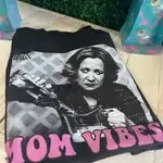 Mom Vibes- Kitty