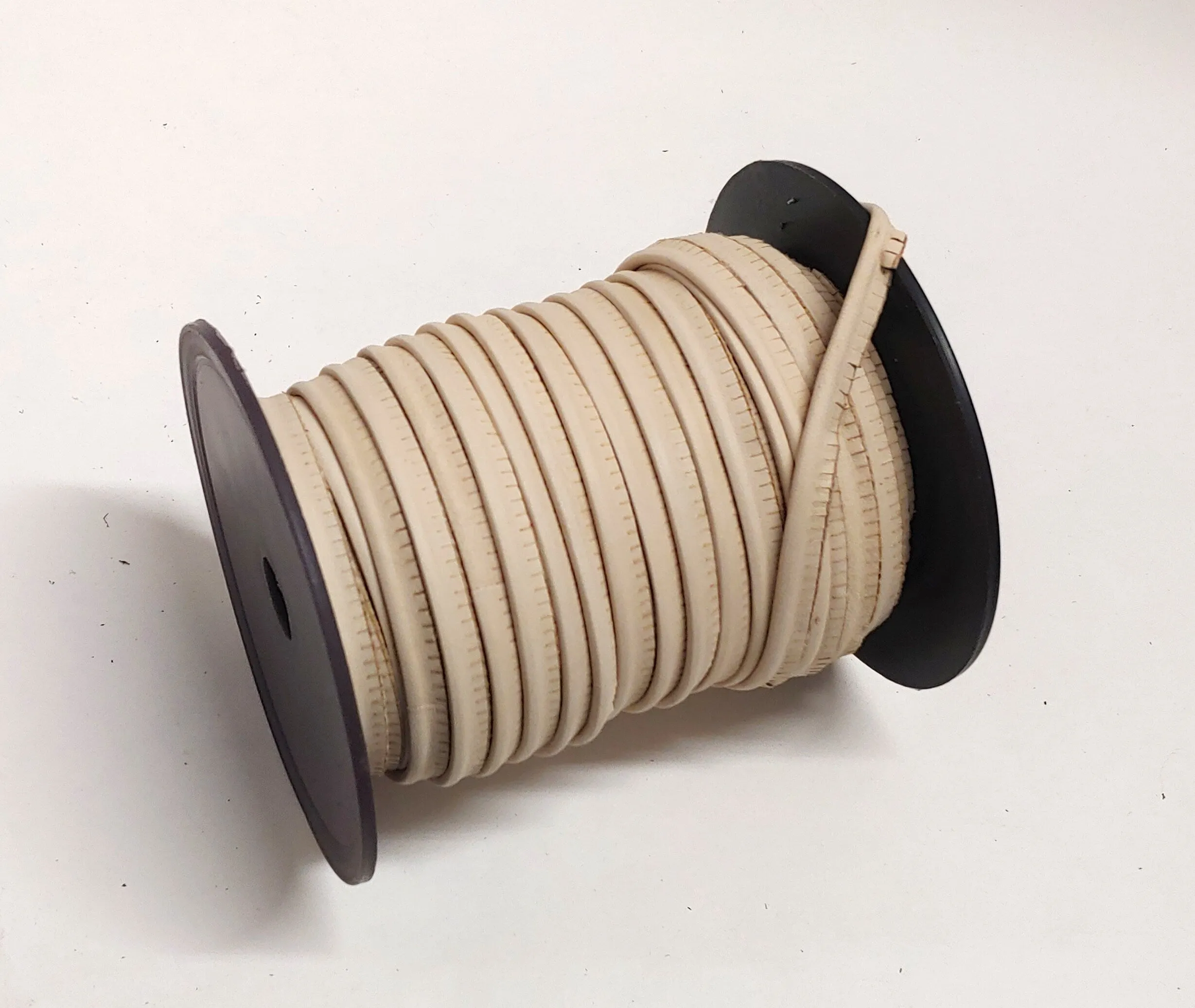Nude Lamb Slashed Cowhide Leather Cord Piping  5/16" (3 yds) 2095XLA