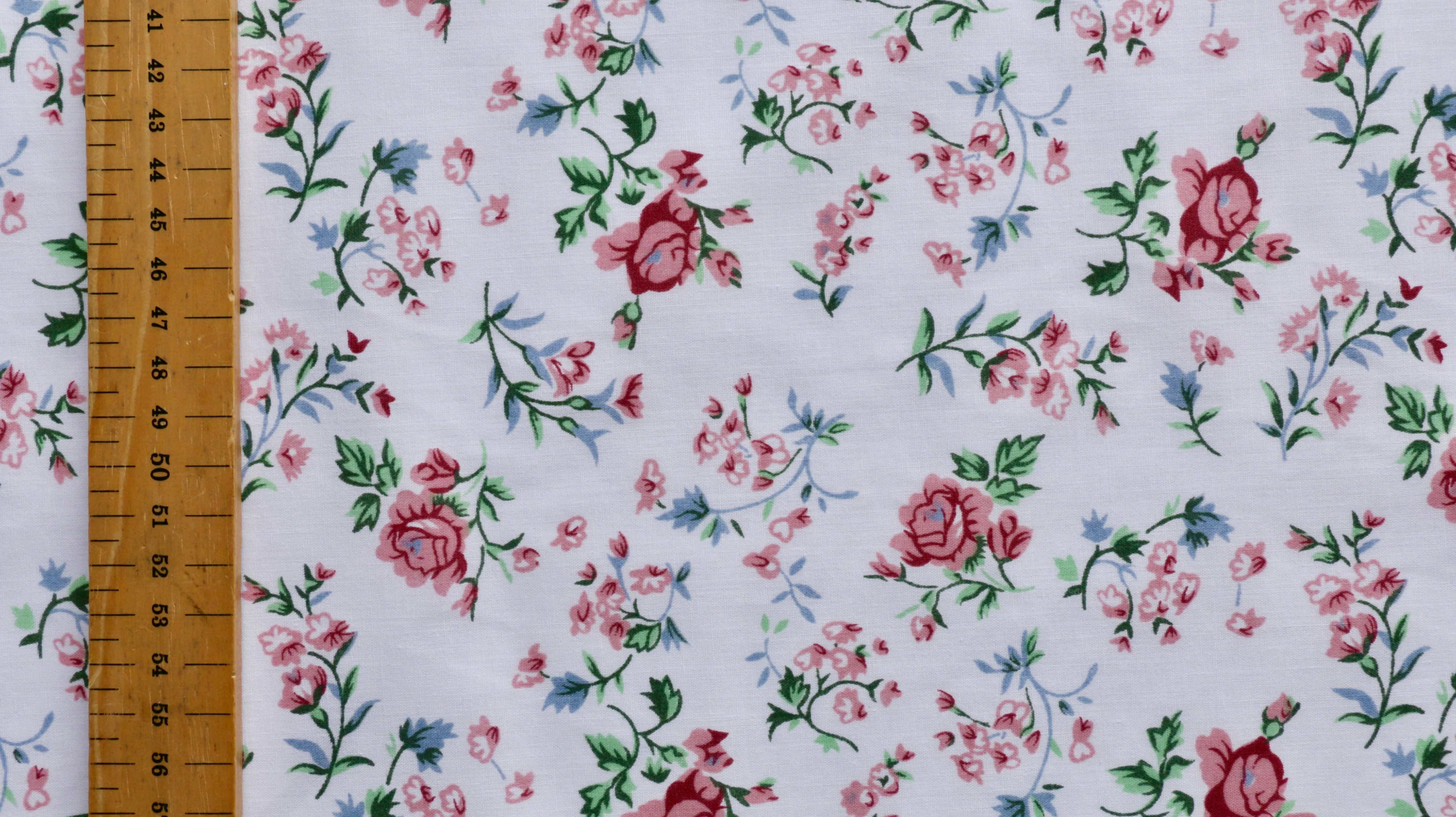 PRINTED POLYCOTTON FABRIC - Delicate Rose Design