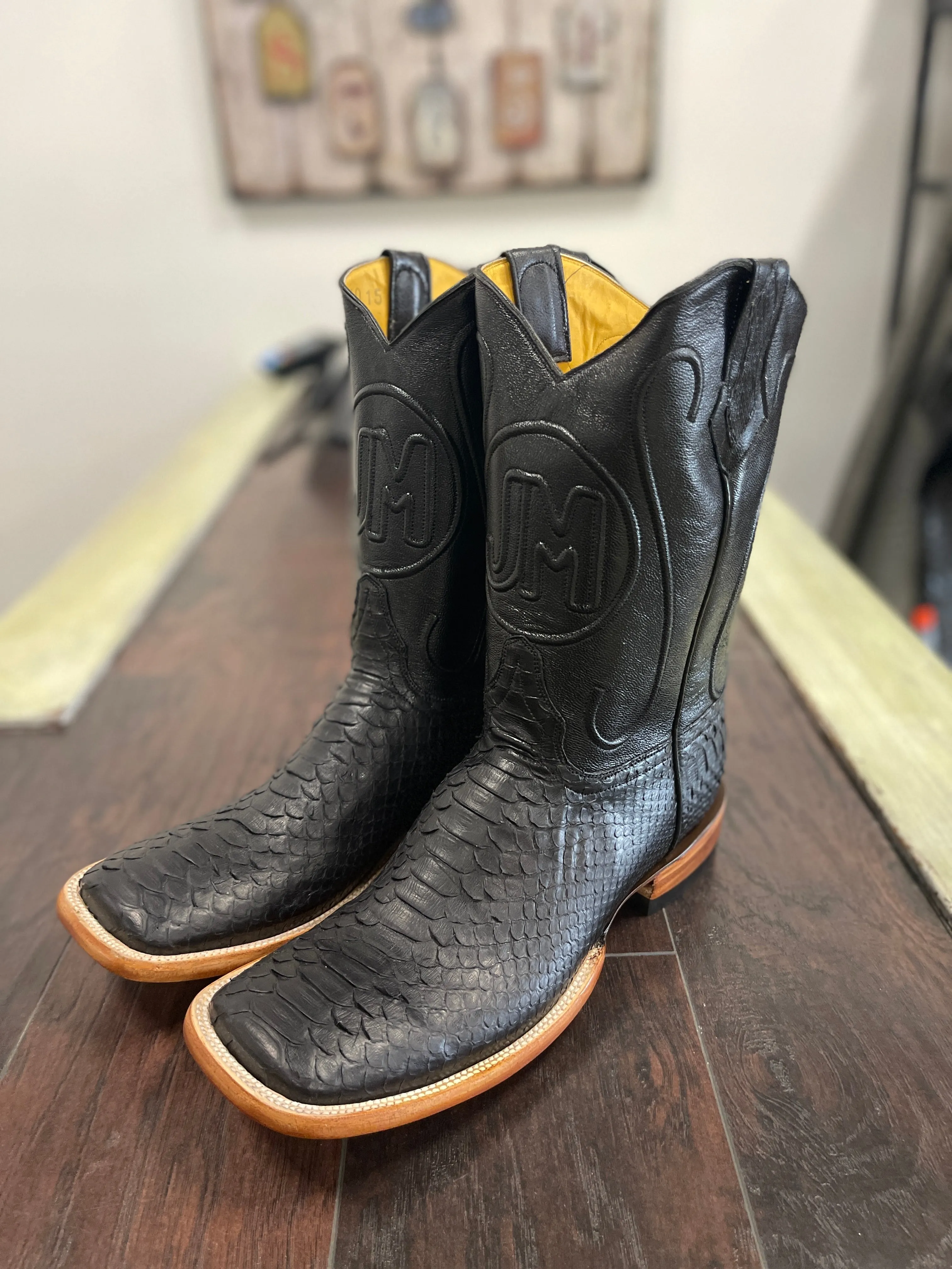 Python-Black Matte
