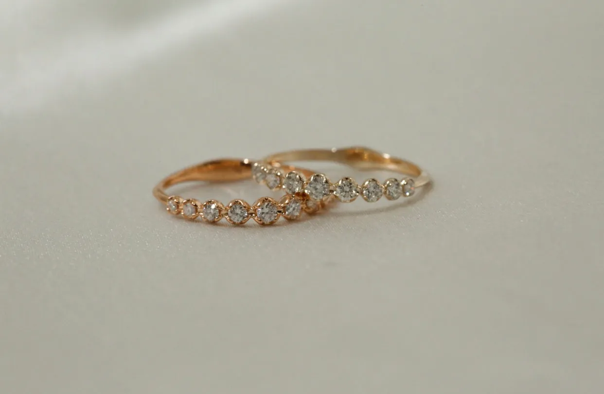 Rosebud Graduating Diamond Band Ring