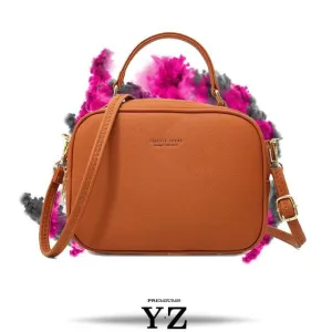 Signature Handbag - Matte Brown