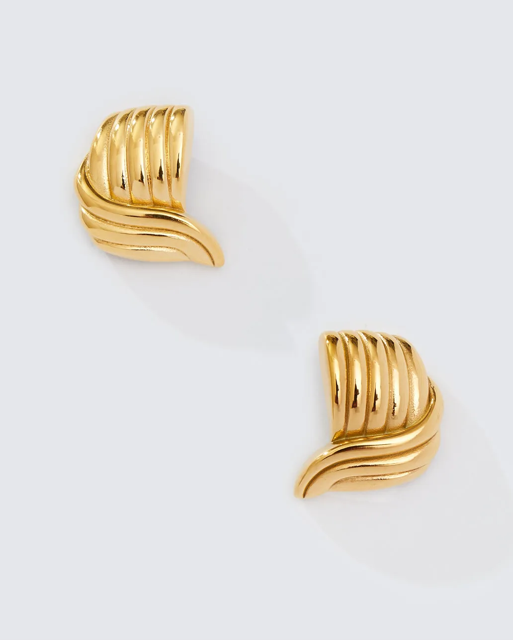SUAVE EARRING