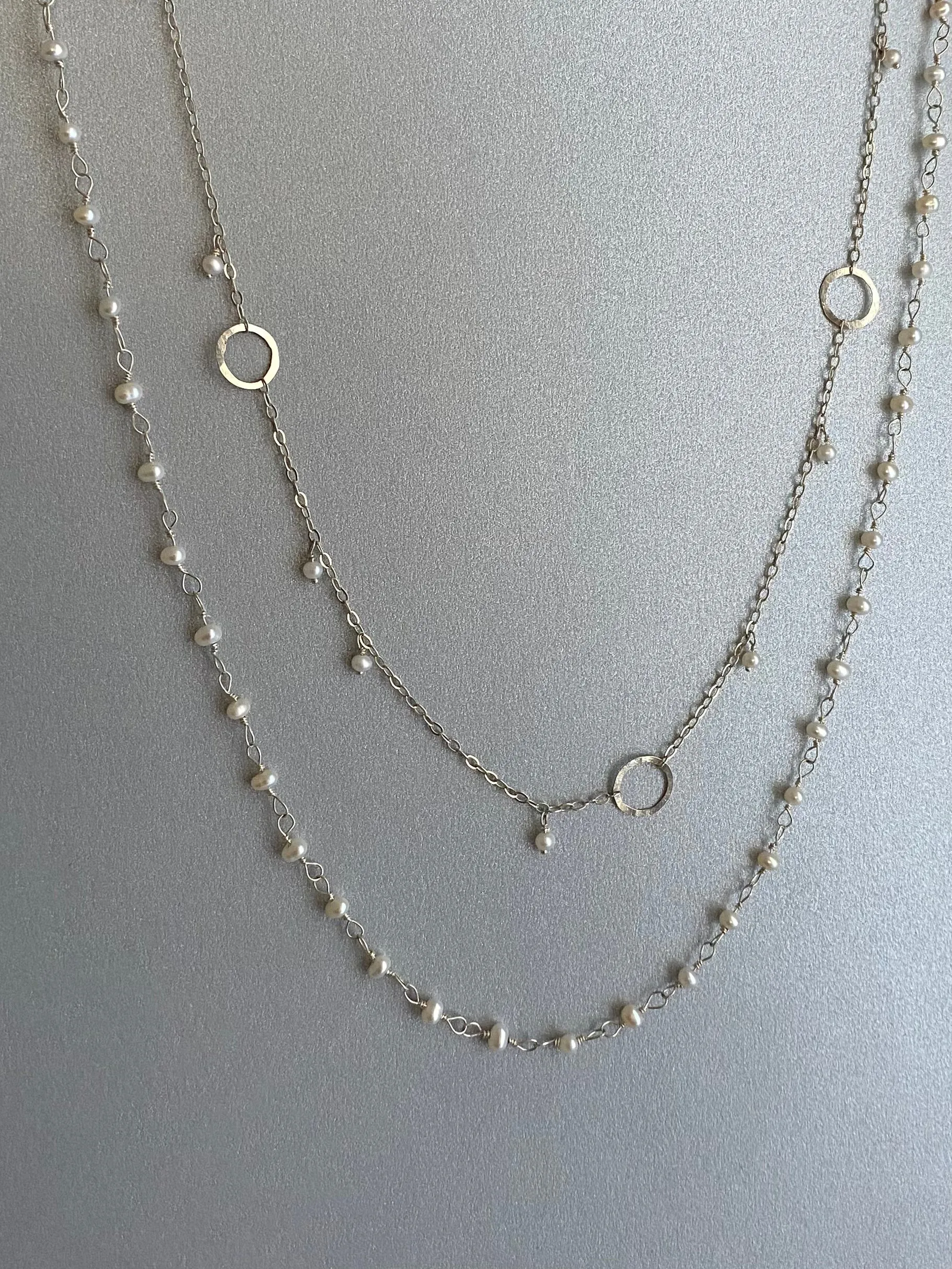 The Delicate Necklace with Circles and Stones