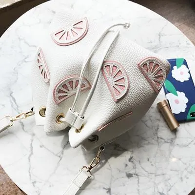 The lychee pattern shoulder bag.