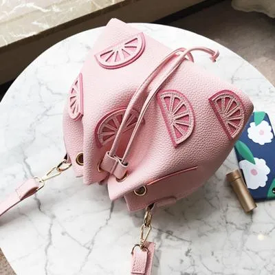 The lychee pattern shoulder bag.