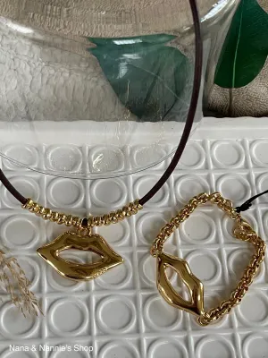 Tucco Necklace ( Kiss Me Collection)