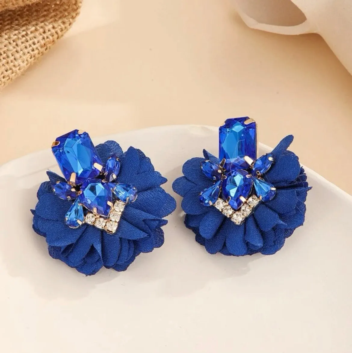TULIP STUD EARRINGS