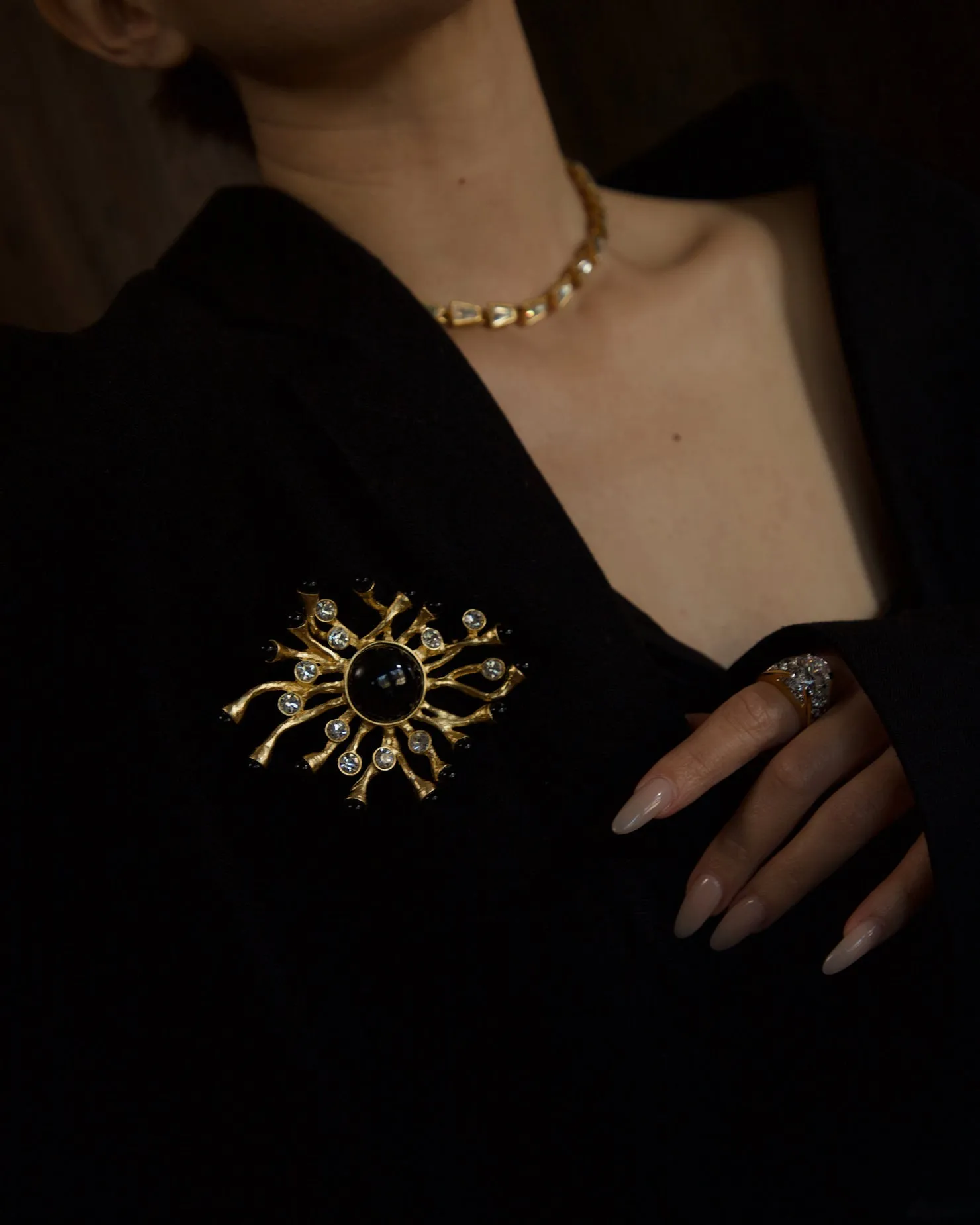 Vintage LB Abstract Black Cab Brooch